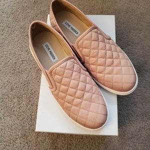 Steve Madden Slip On Sneaker